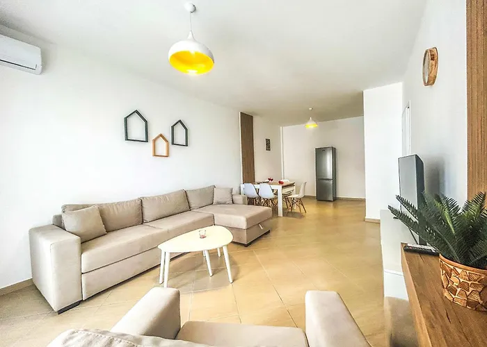 Vista Golem (Tirana)