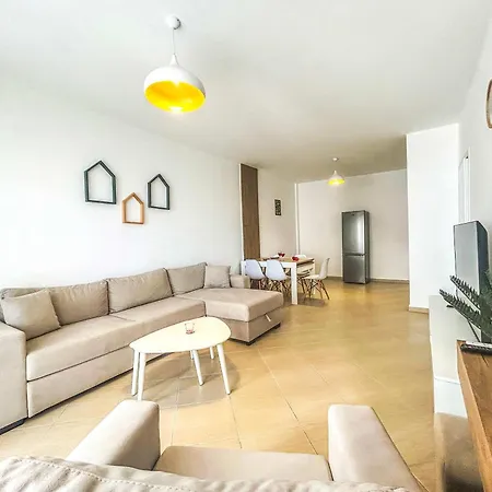 Vista Golem (Tirana)