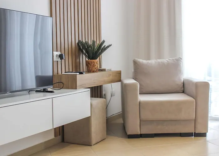 Vista * Golem (Tirana)